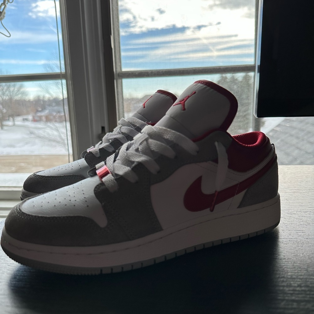 Air Jordan 1 low smoke grey gym red size 5